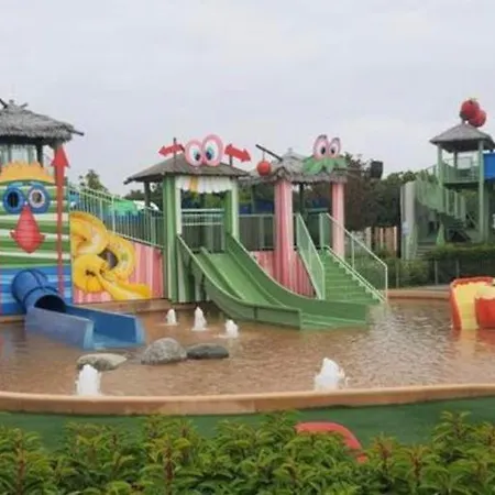 Stacaravan Op Capfun De Bongerd Campsite